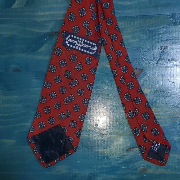 Red Tie With Blue & Green Pattern New - Picture 4 of 5